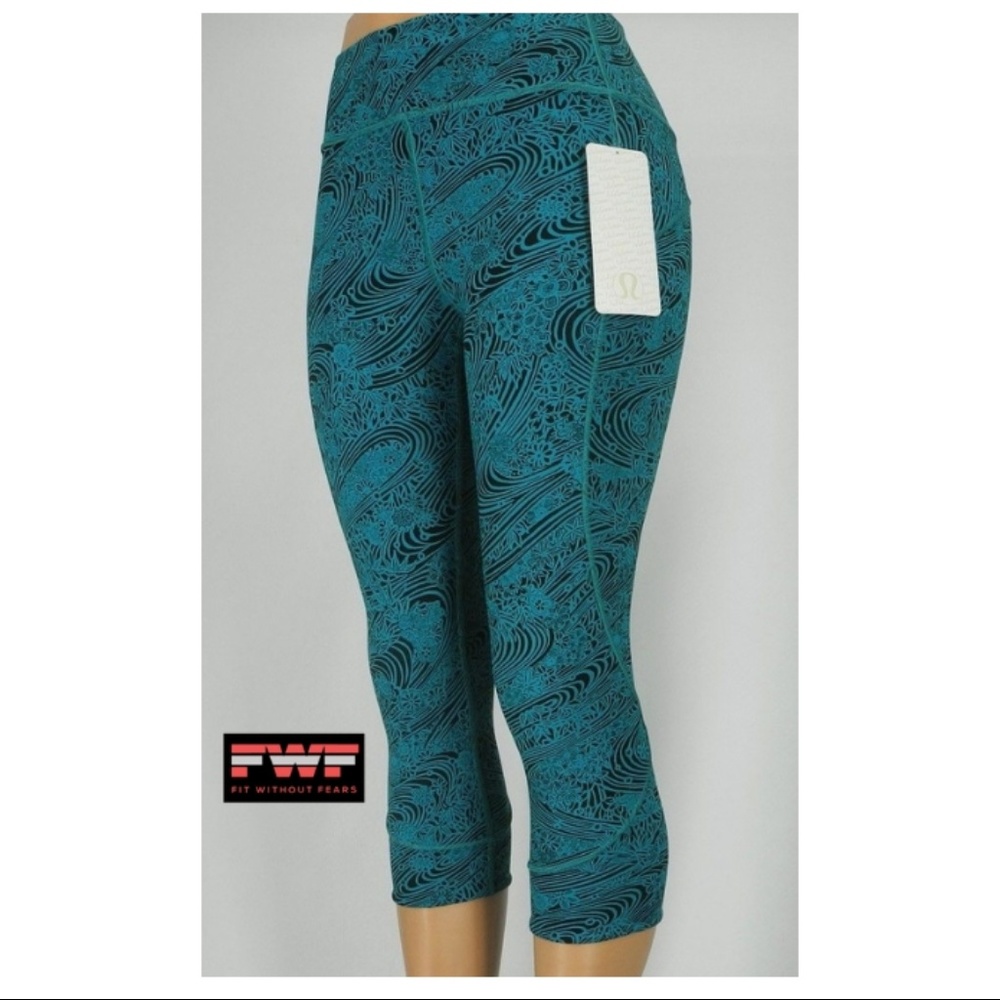 LULULEMON In Movement Crop Size 4 Green Black